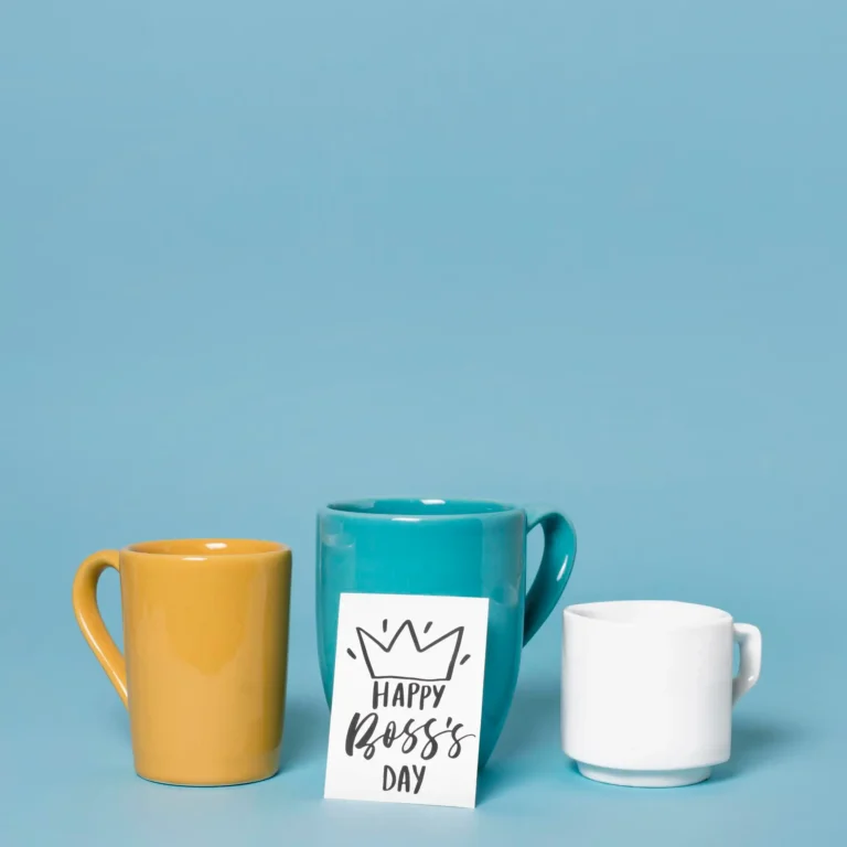 beautiful-boss-day-concept-with-cups